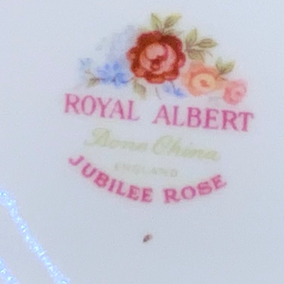 Set of 2 Vintage Royal Albert Jubilee Rose Oval Serving Bowls - EUC! - Picture 6 of 6